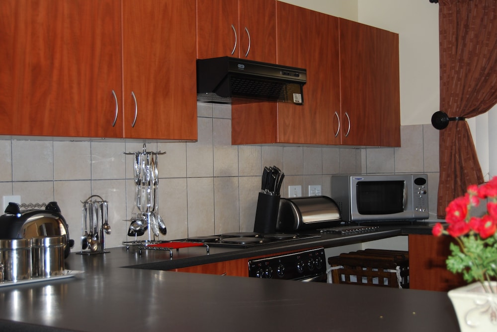 Sunward Park Guesthouse 4/50