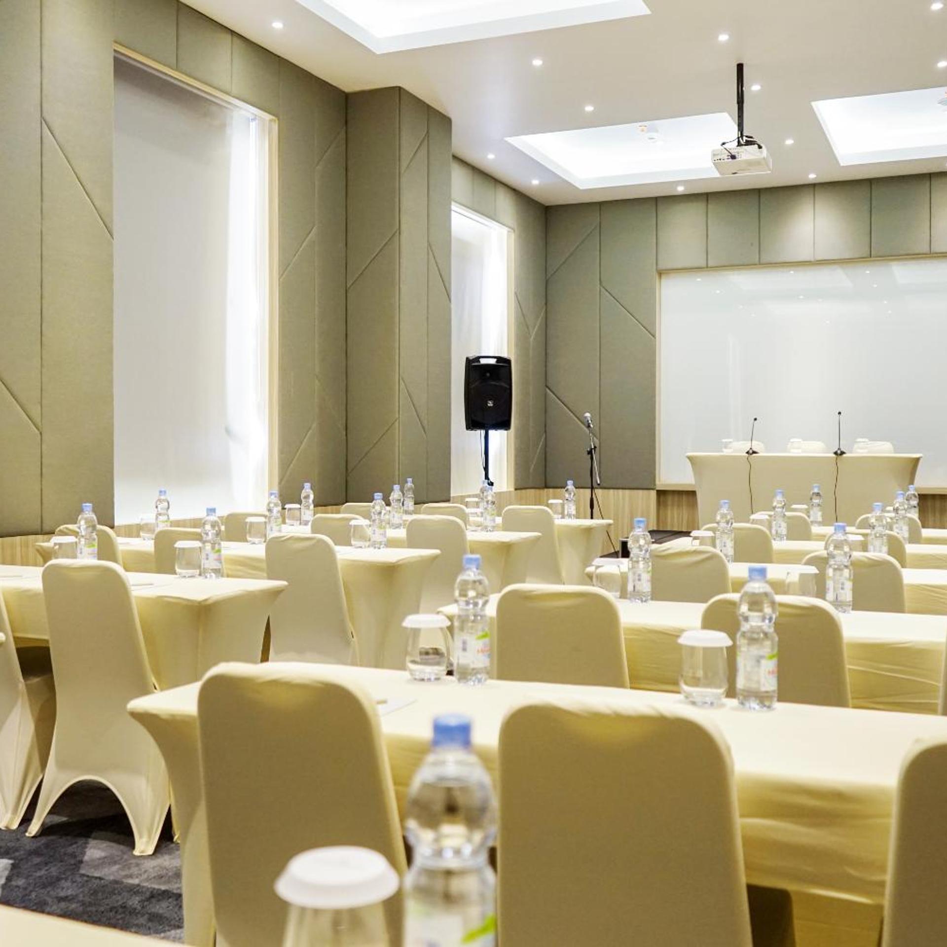 Hotel Santika Premiere Ambon 40/51