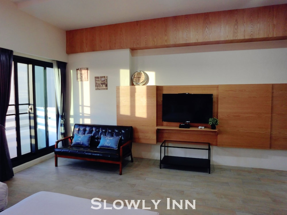 Slowly Inn 34/50