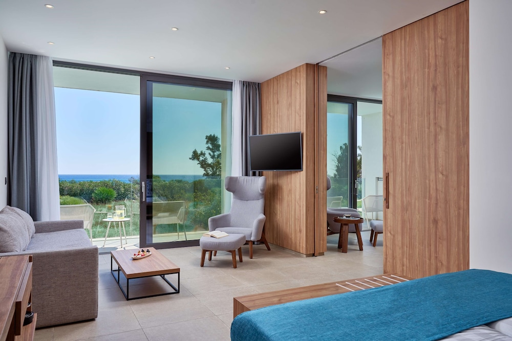 2 Bedrooms, Suite, 2 King Beds, Sea View, 2 Sofa