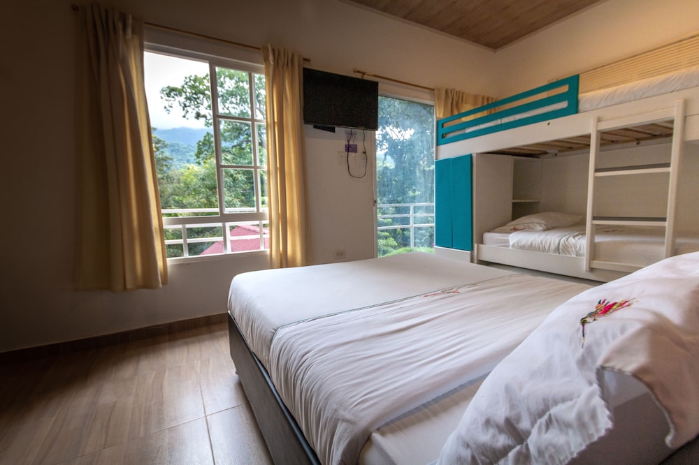 EXCLUSIVE, CABIN