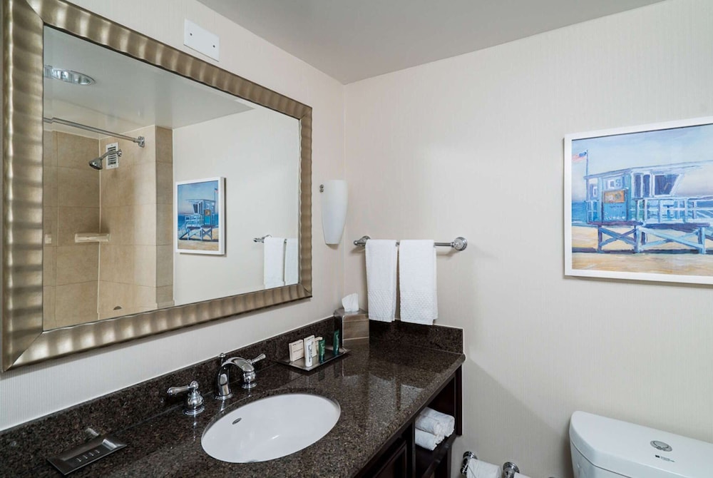 Hilton Irvine/Orange County Airport 44/82