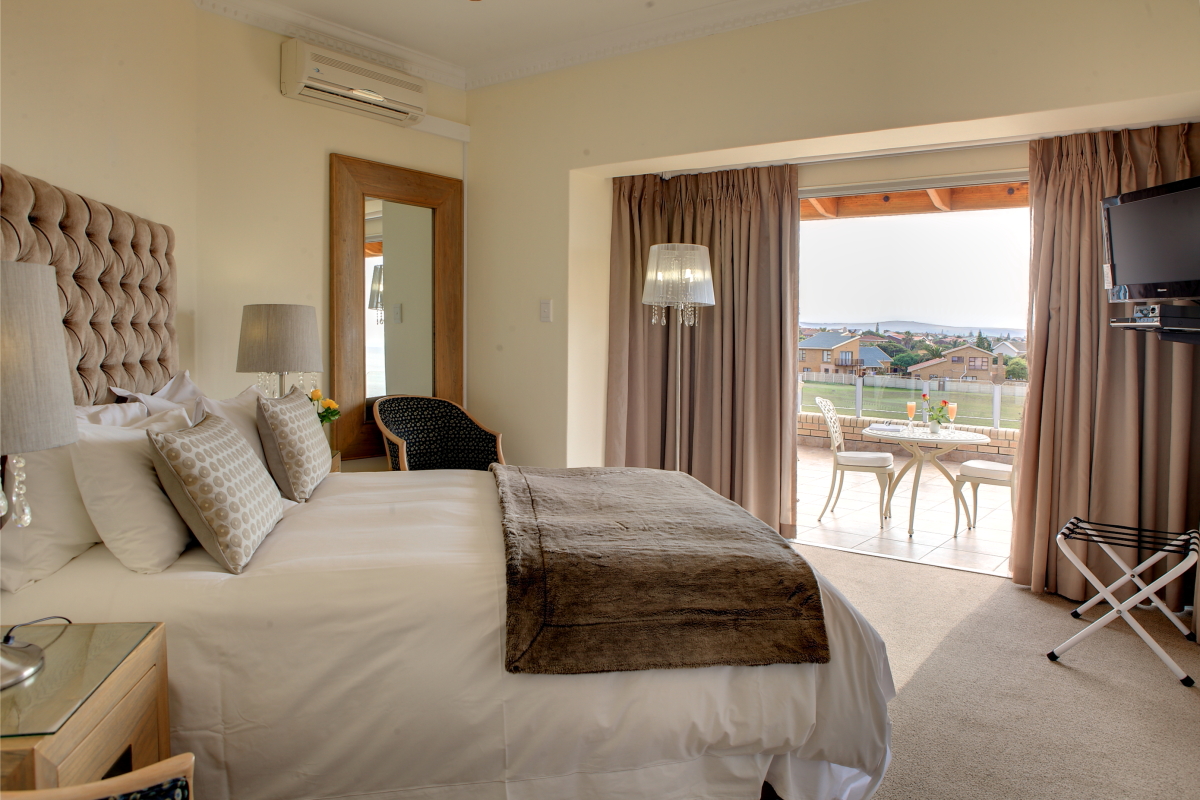 African Oceans Manor Guest House 9/50