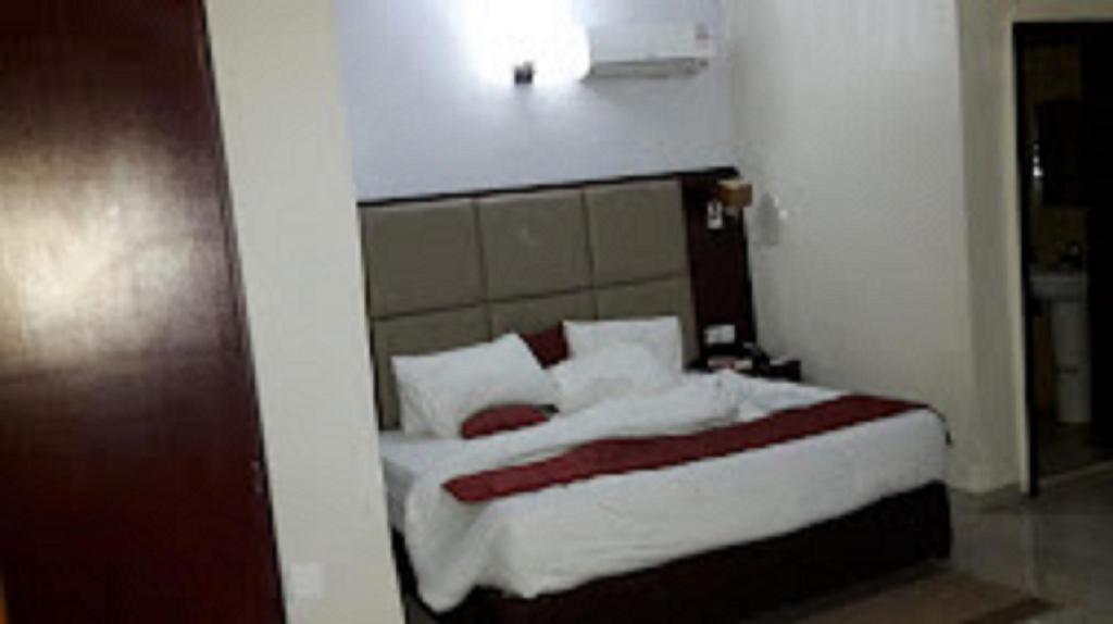 De Dreams Hotel & Suite 10/24
