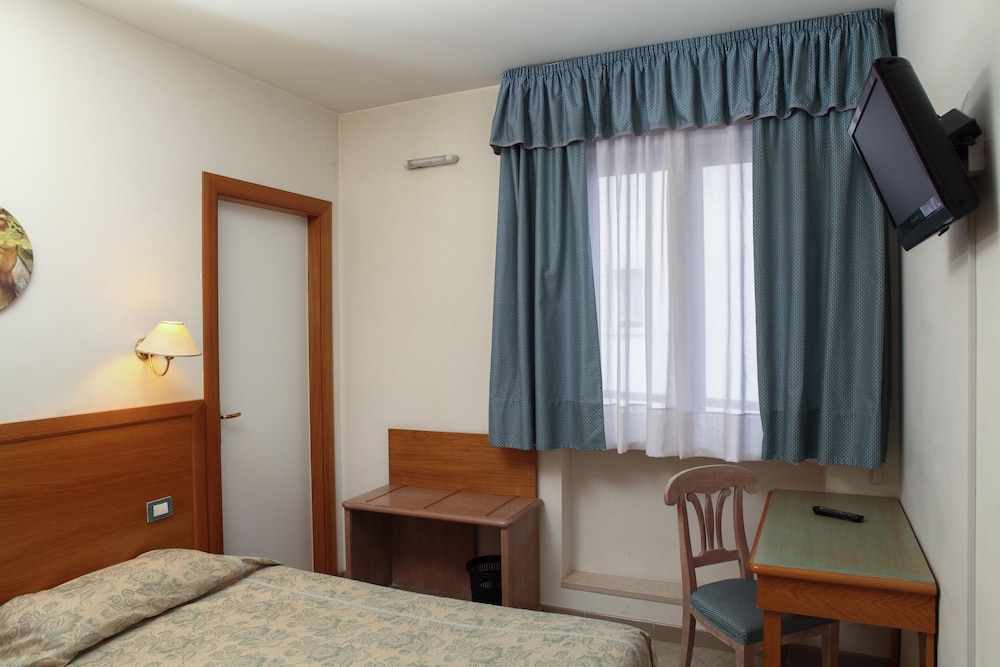 Donatello Hotel 12/42