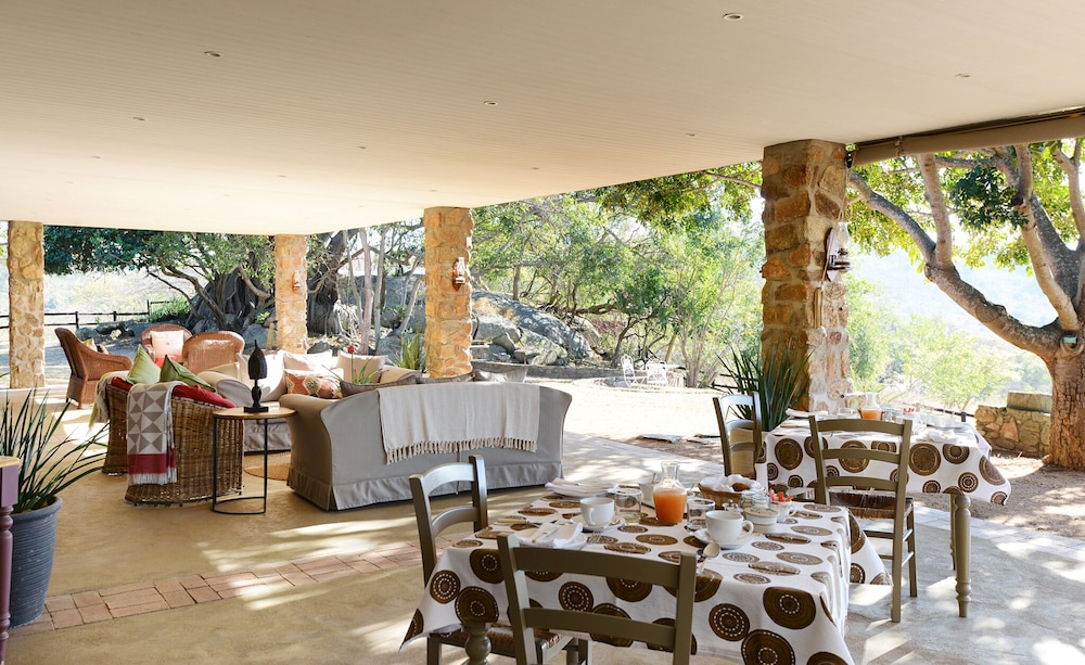 Tomjachu Bush Lodges 55/74