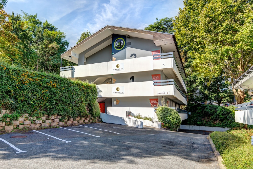 B&B HOTEL Louveciennes in LOUVECIENNES