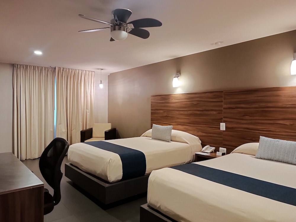 Hotel Panamerican 24/41