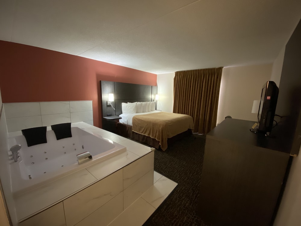 Chicago Club Inn & Suites 30/32