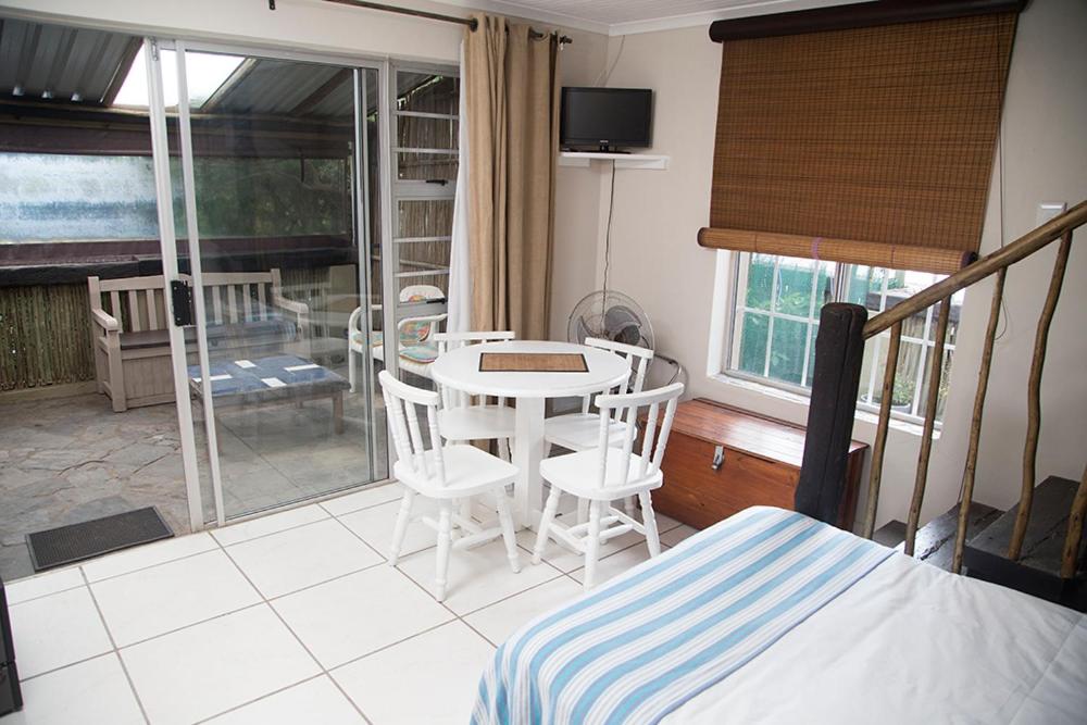 Ansteys Beach 13/50