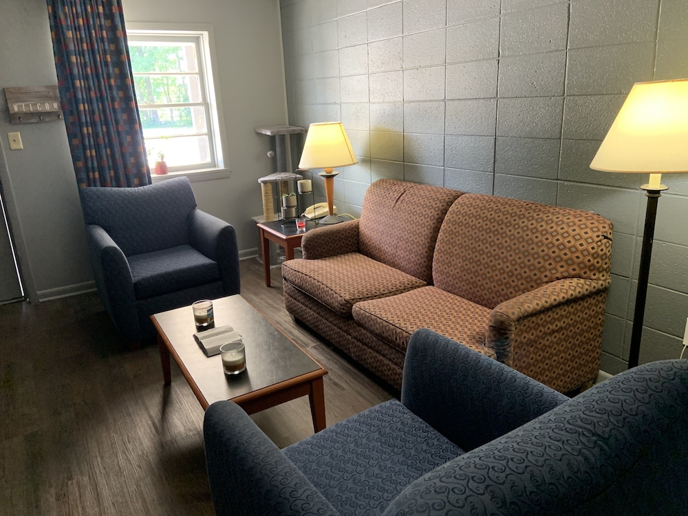 Birchwood Suites 32/50