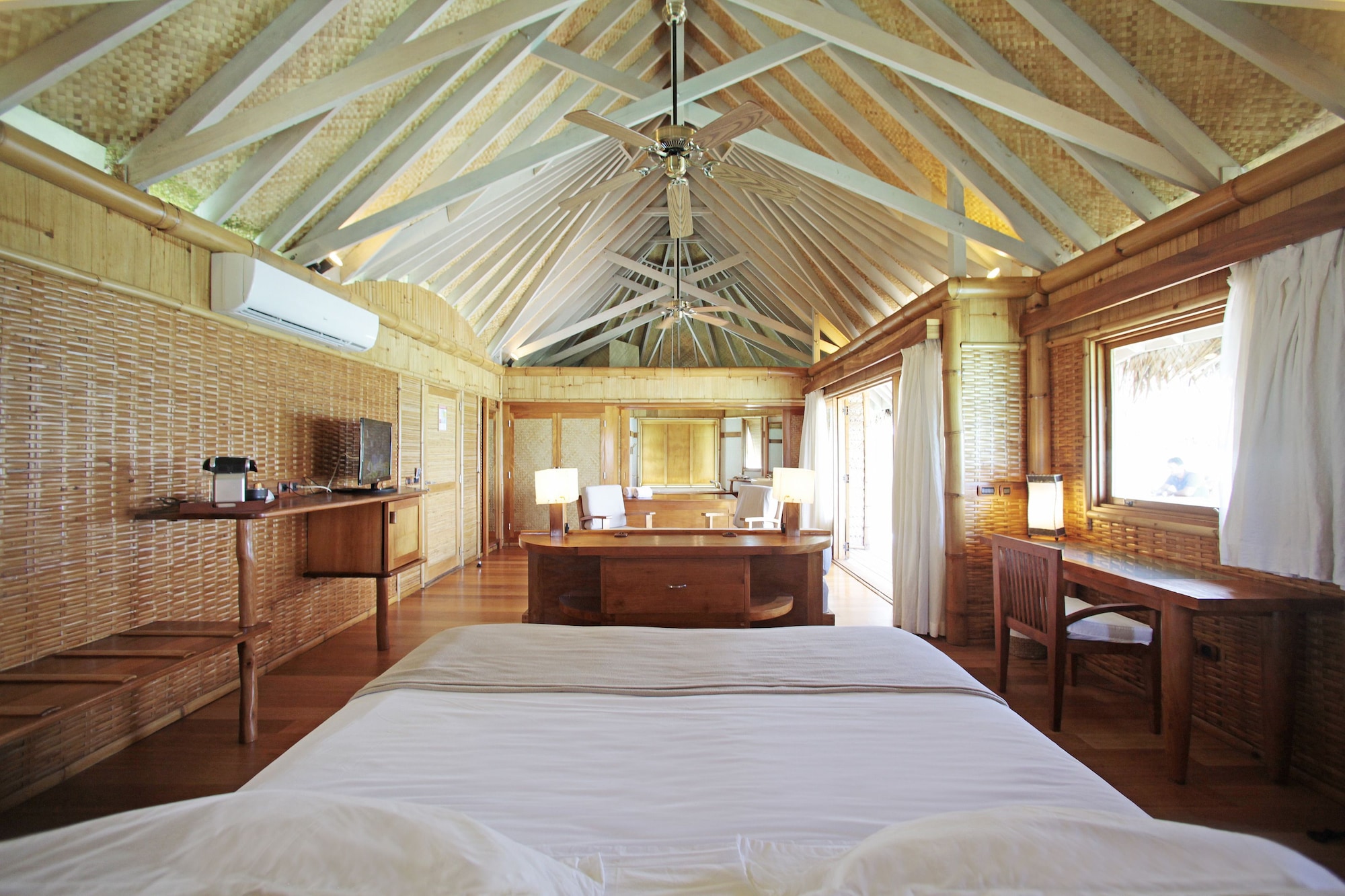 Overwater, Suite