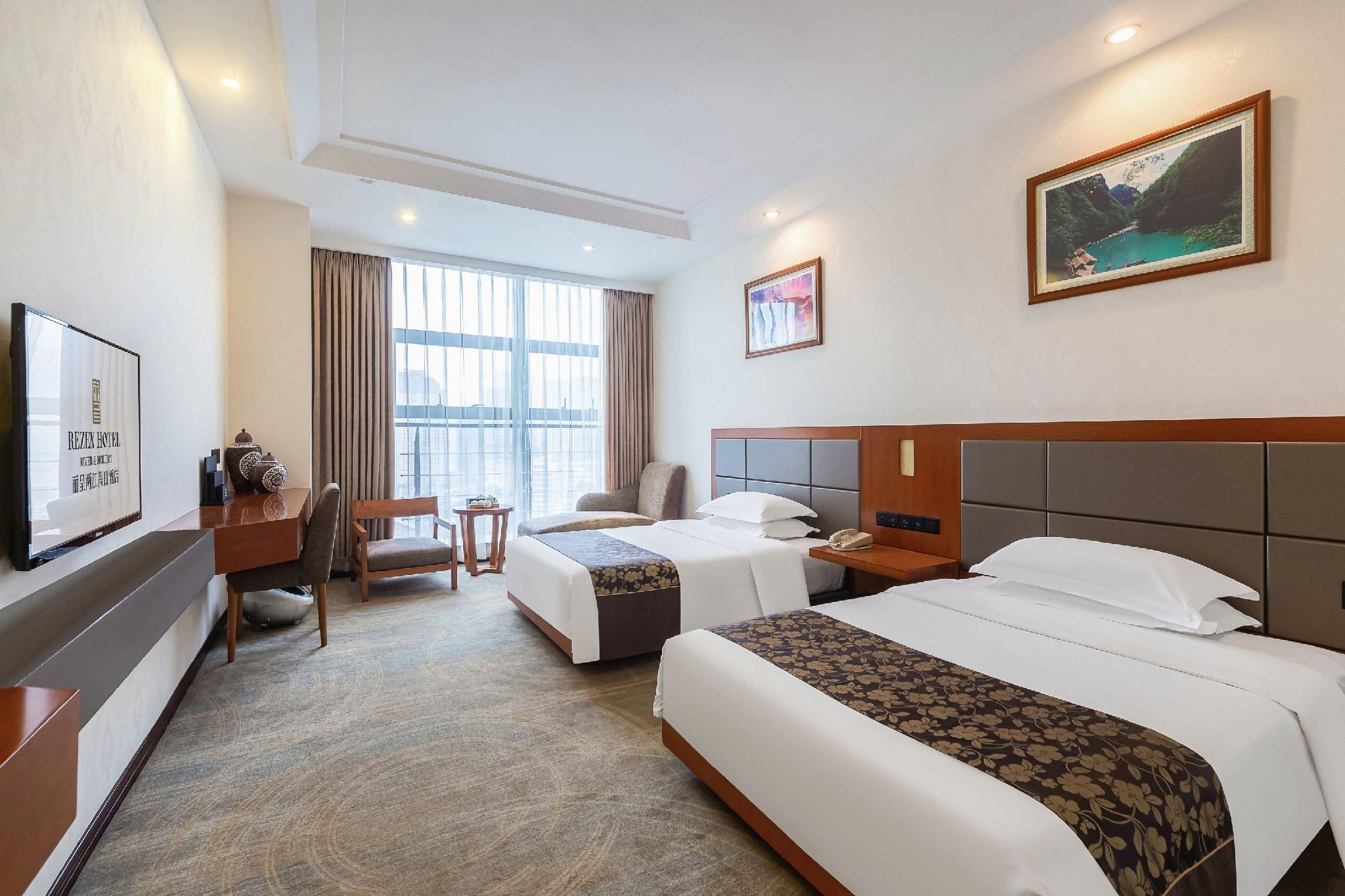 River & Holiday Rezen Hotel PengShui 8/20