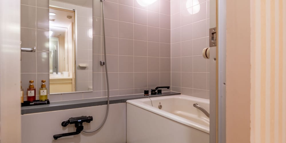 Shonan Kamakura Crystal Hotel 83/89