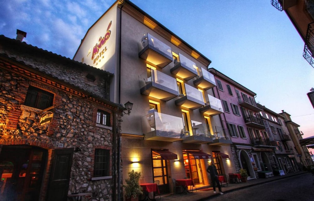 Hotel Miro 6/36