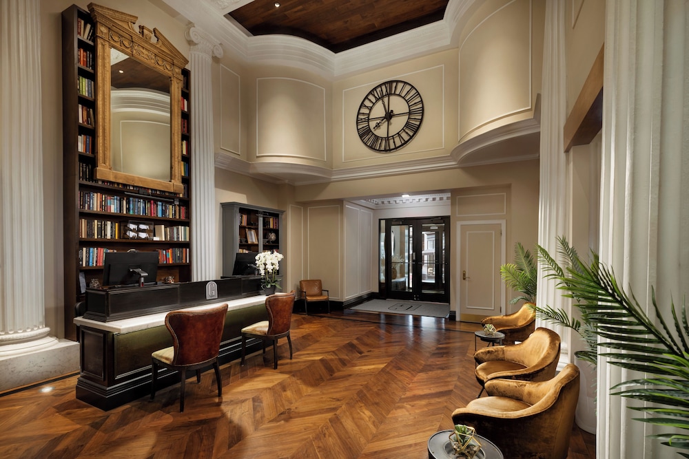The Gregorian Hotel 36/50
