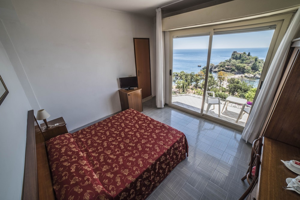 STANDARD, TWIN BEDS, SEA VIEW