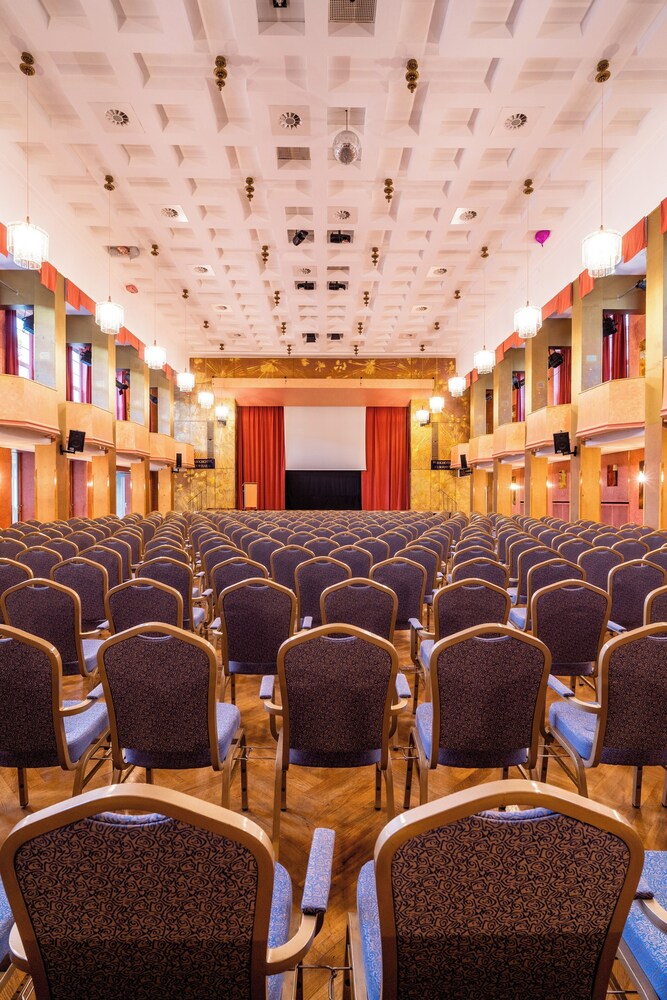 Parkhotel Kurhaus Bad Kreuznach 70/79