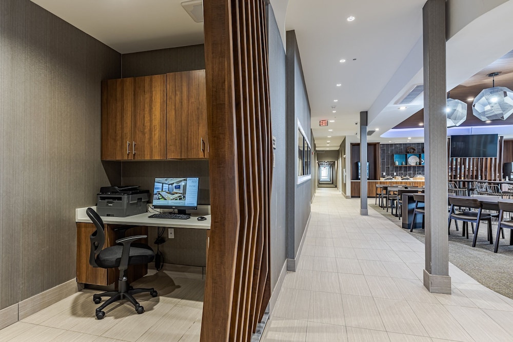 SpringHill Suites Detroit Sterling Heights 29/35