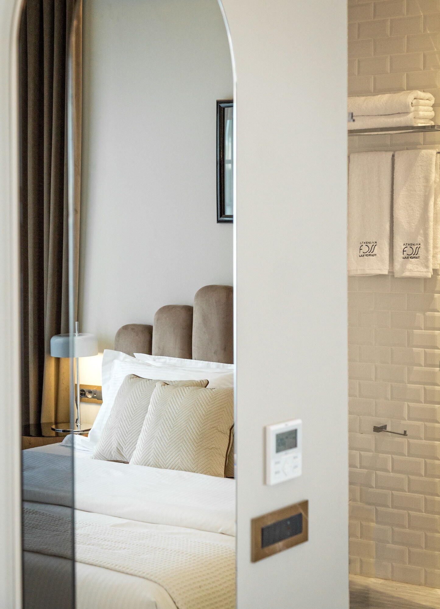 Senior, Suite, King Bed, Sofa