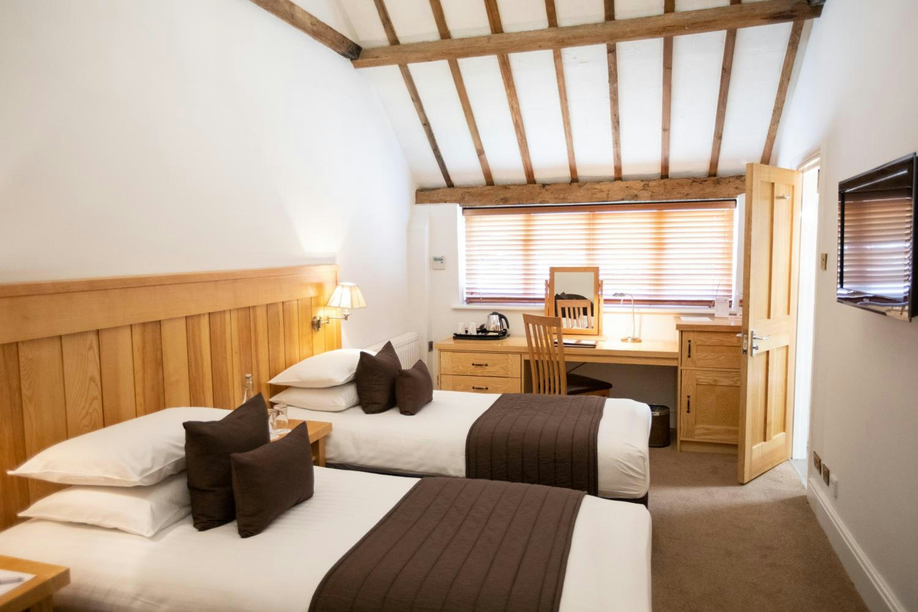 Tewin Bury Farm Hotel 18/38