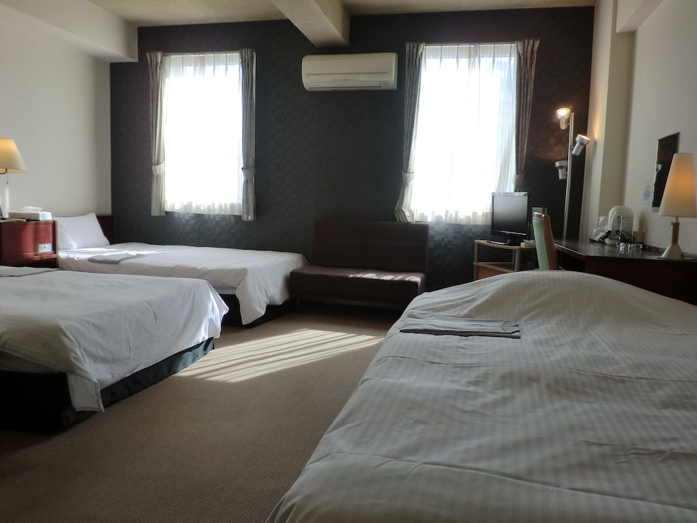 ROOM, TRIPLE