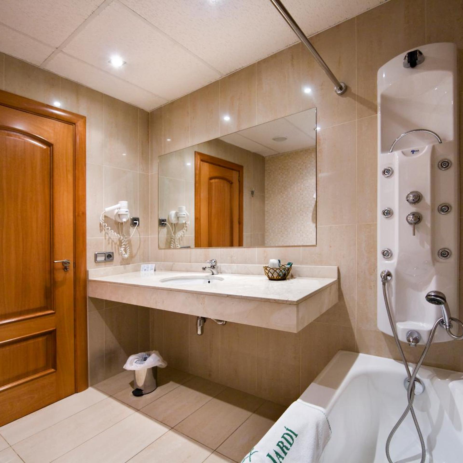 Jardi Apartaments 53/54