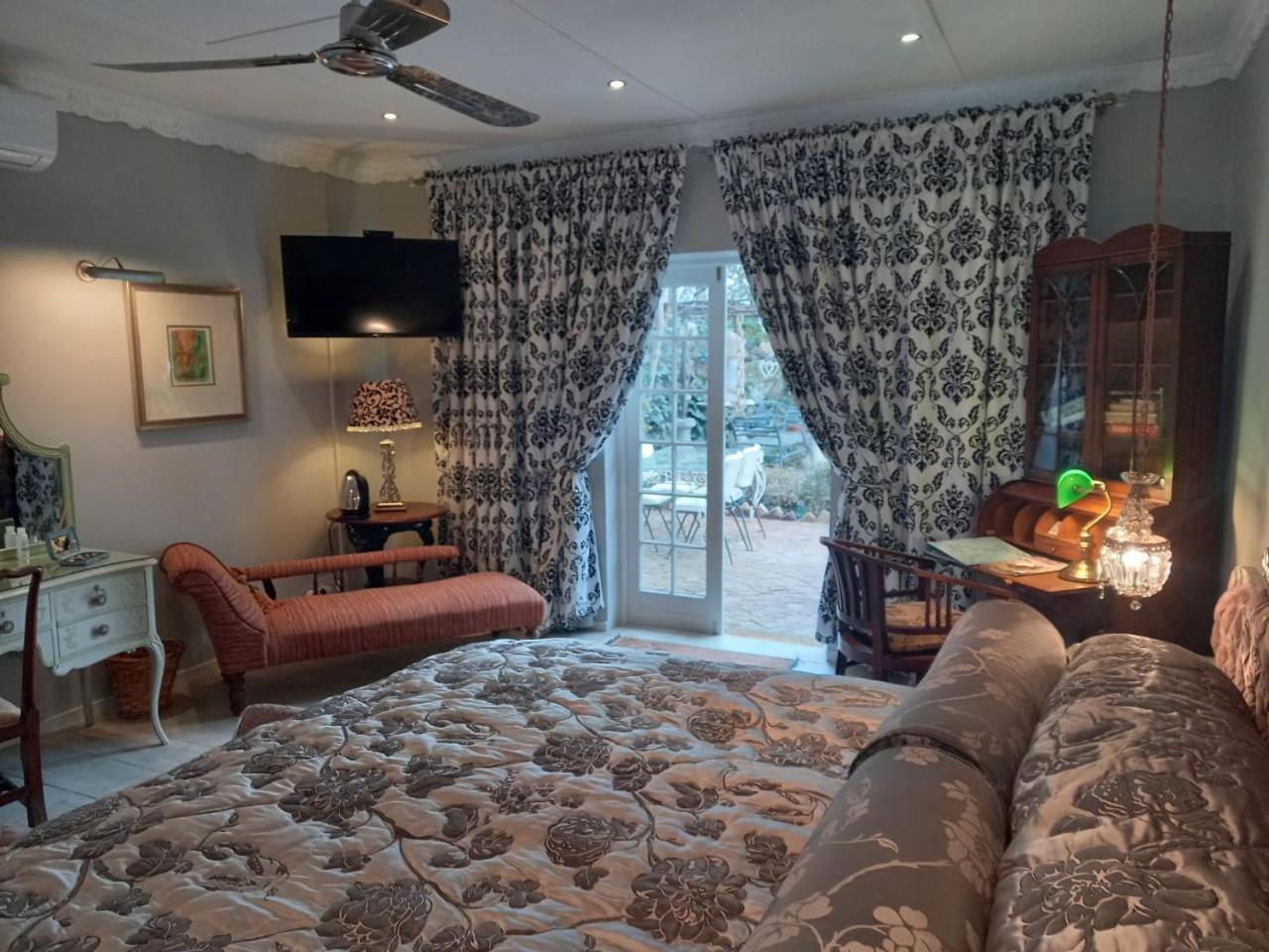 Michael-Angelo Guest House 7/19