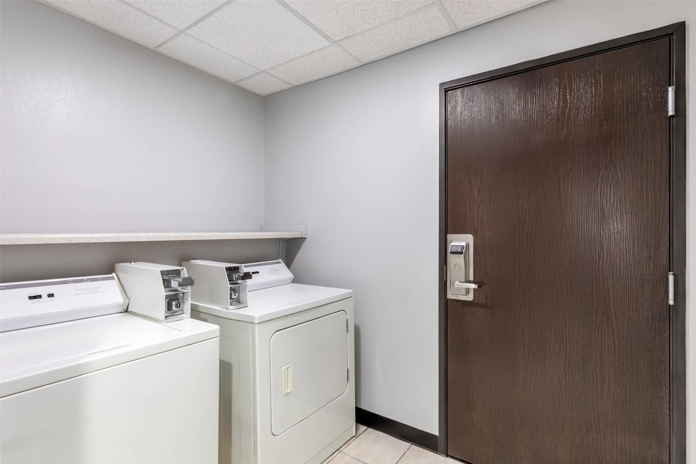 Brentwood Suites Nashville, an Ascend Collection Hotel 30/30