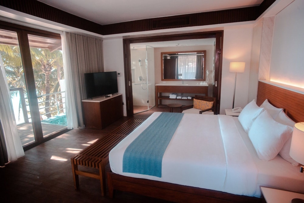 Mandarin White Sand Boracay 25/50