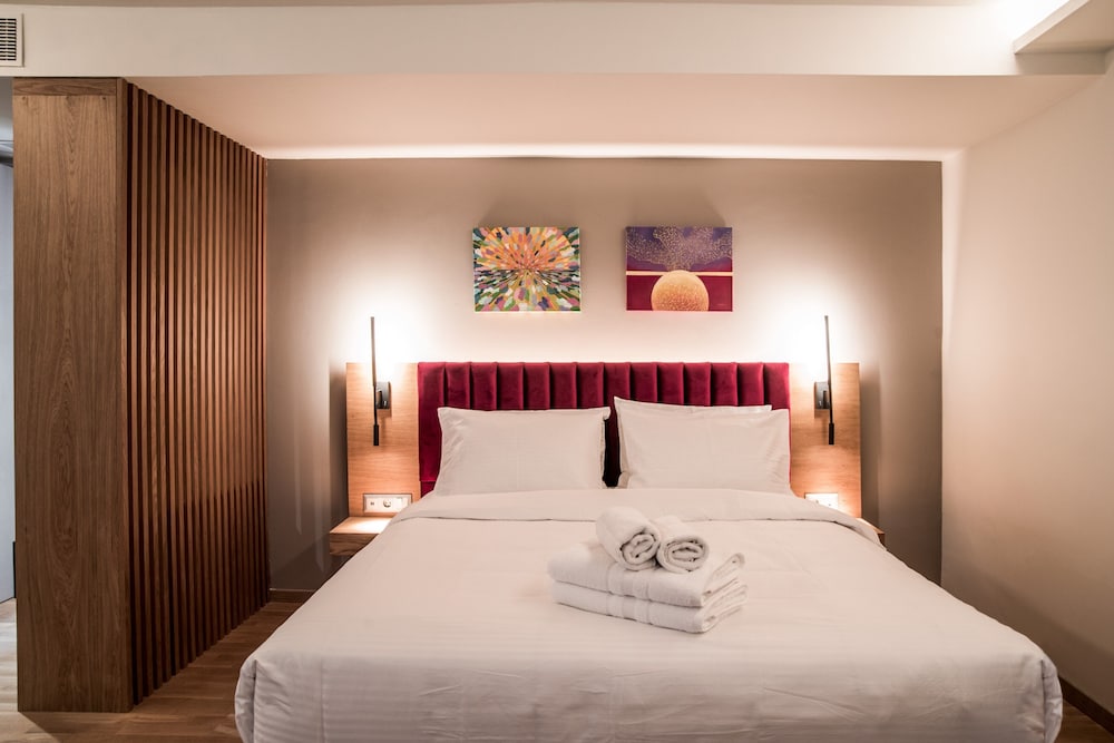 SUPERIOR, DOUBLE BED