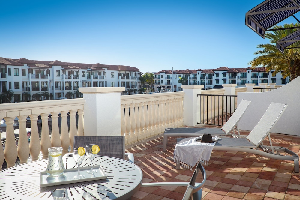 Naples Bay Resort in NAPLES - FL