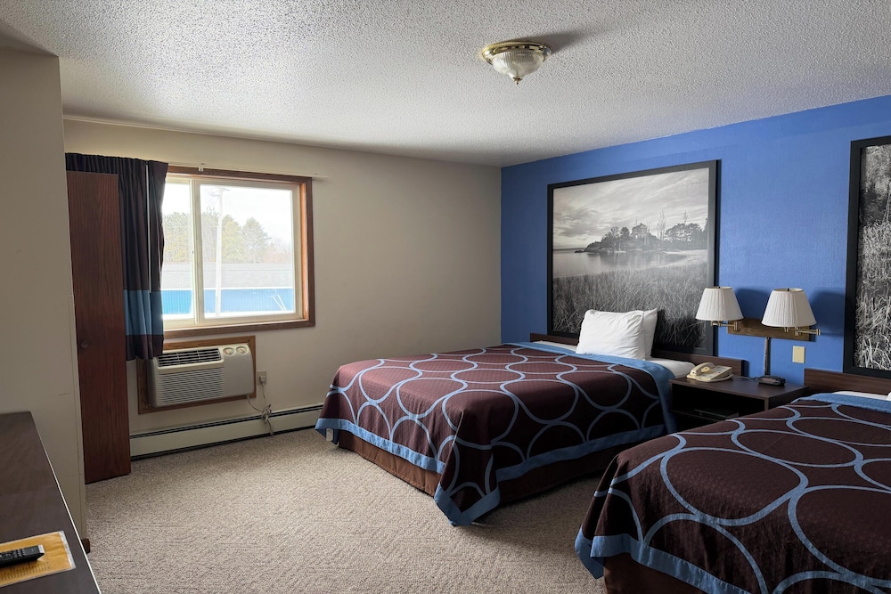 2 Full Beds - Pet Friendly