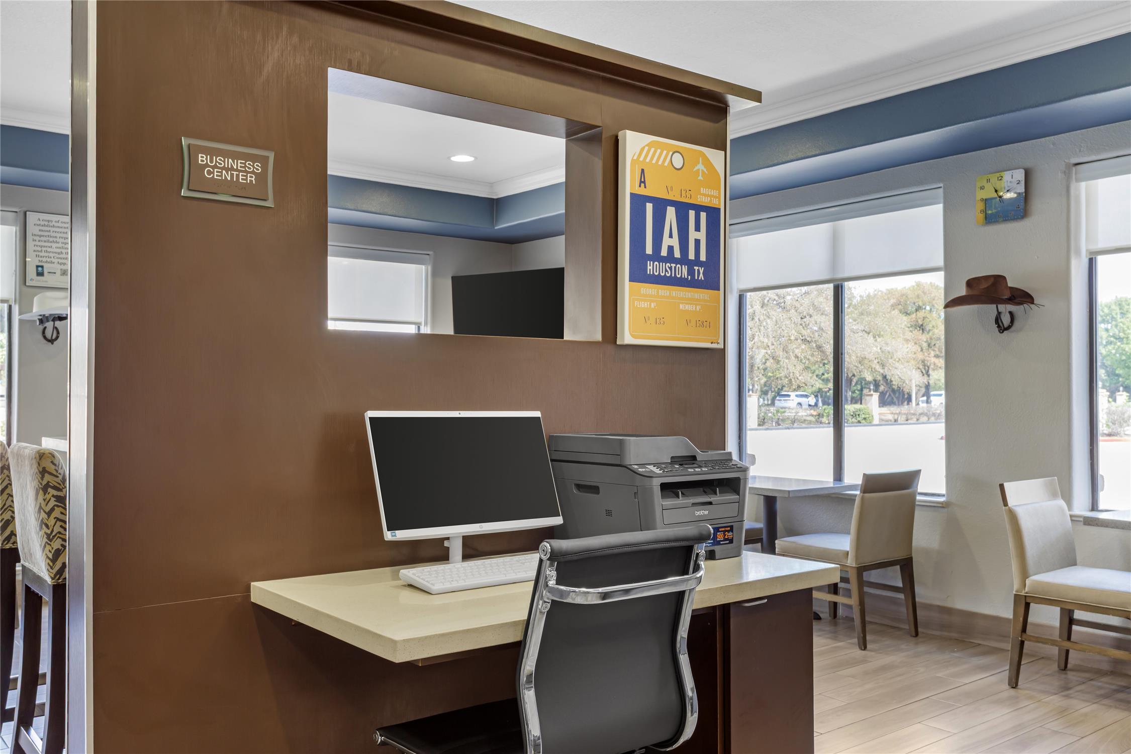 Best Western Plus North Houston Inn & Suites 16/21