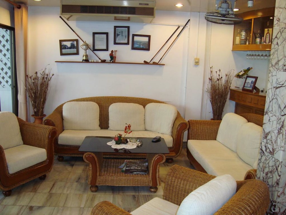 A&B Hotel 33/48