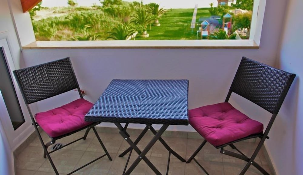 Odeon Hotel 25/50