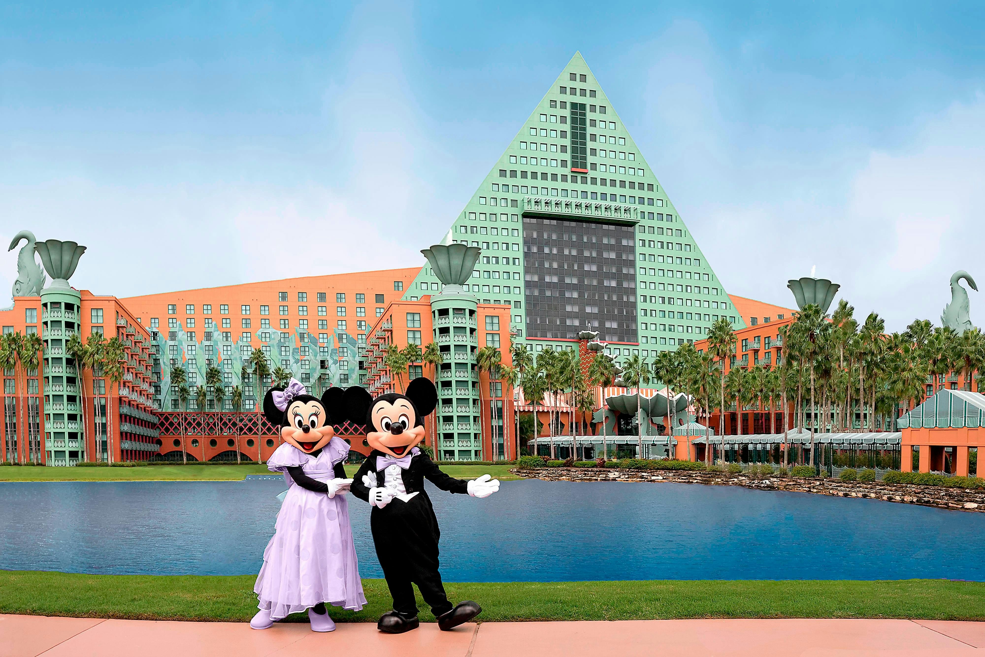 Walt Disney World Swan Resort 64/65