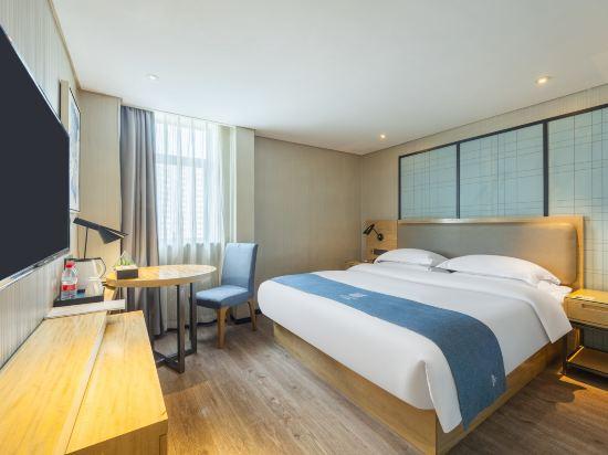 Yixin, Queen Bed