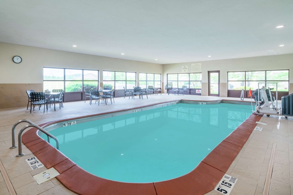 swimming pool spa