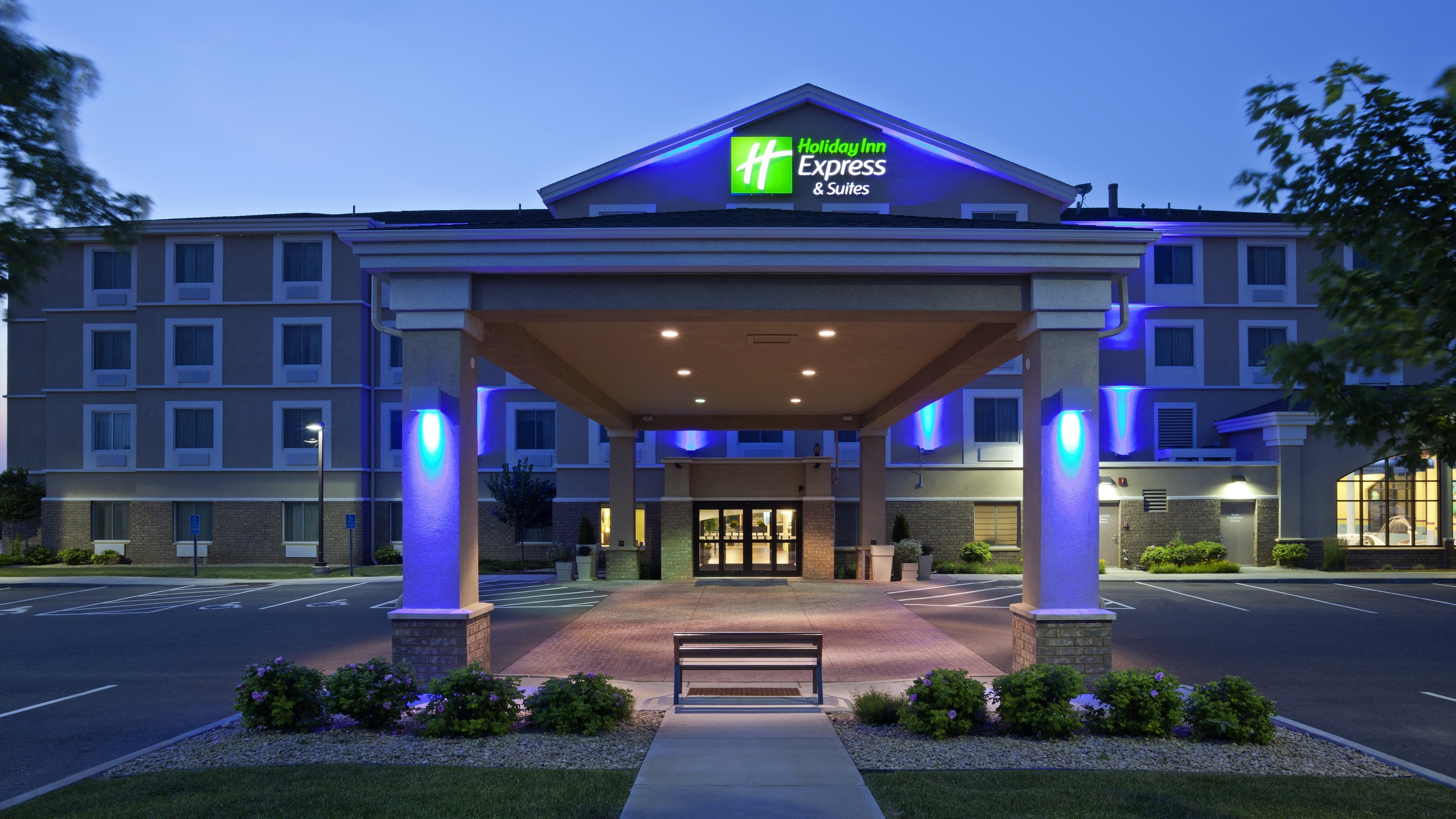 Holiday Inn Express Hotel Suites Rogers 1/51
