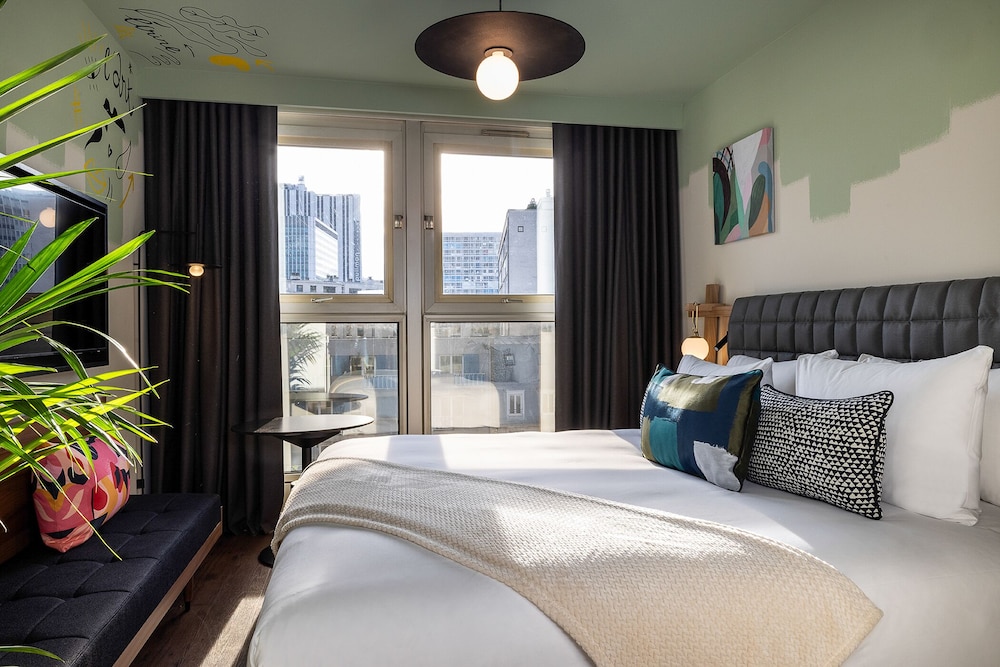 Edgar, Prestige, Queen Bed
