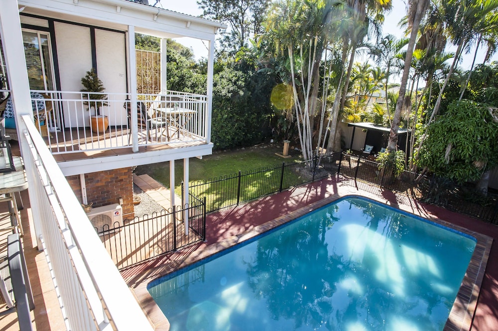 Ainslie Manor Bed and Breakfast 62/66