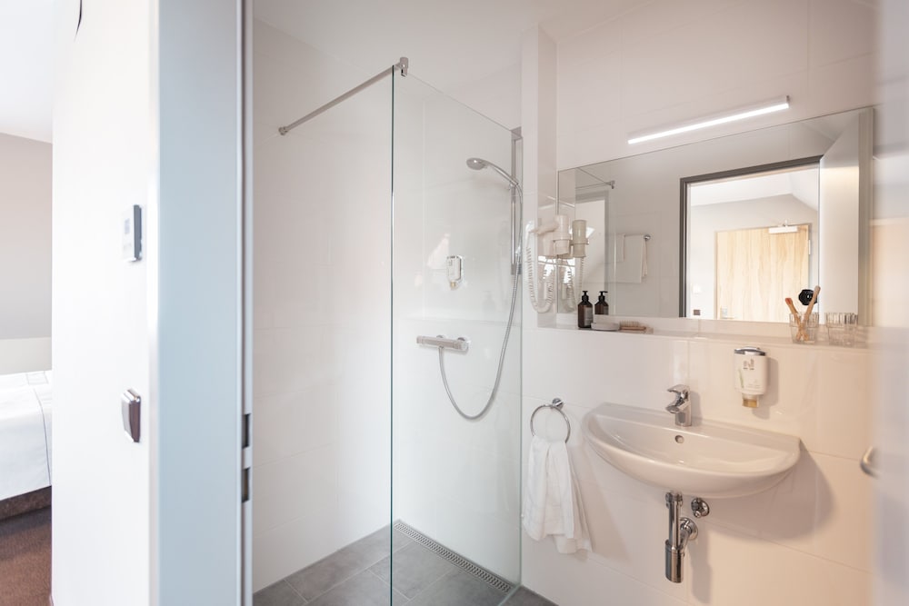 Garner Hotel Stuttgart - Zuffenhausen By IHG 12/61