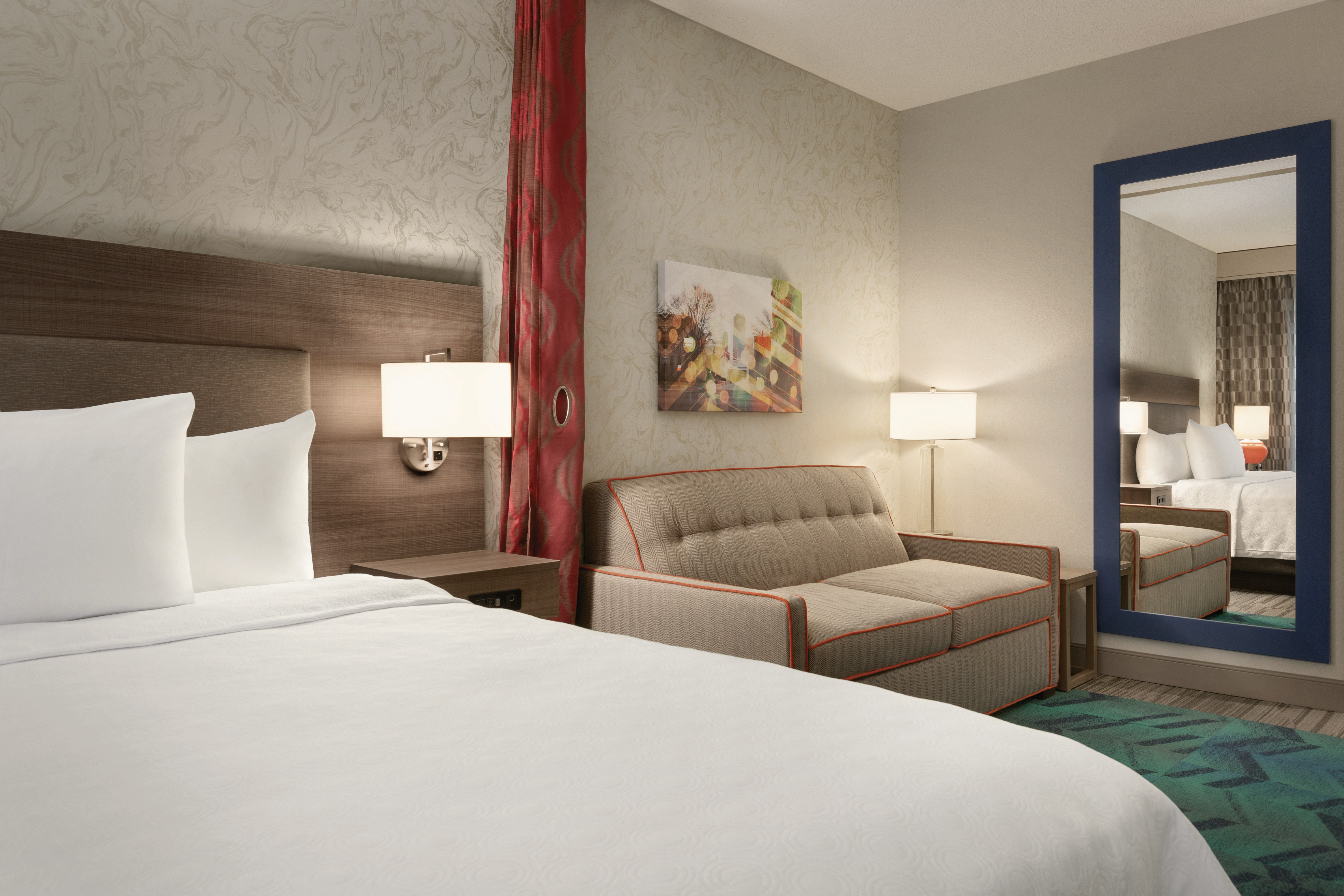 STUDIO, SUITE, KING BED