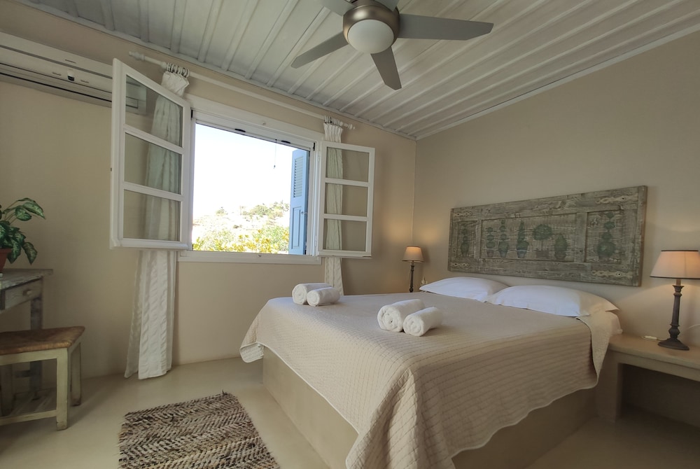 Porto Koundouros Villas 8/50