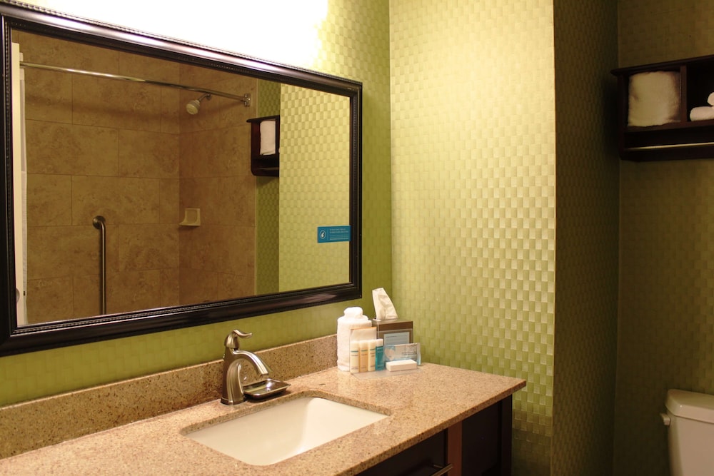 Hampton Inn Perry, GA 14/47