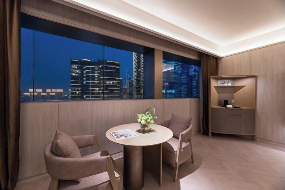 Orange Crystal Hotel (North the Bund East Daming Road) 49/59