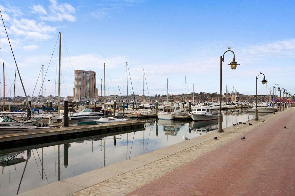 Hilton Garden Inn Baltimore Inner Harbor 45/51
