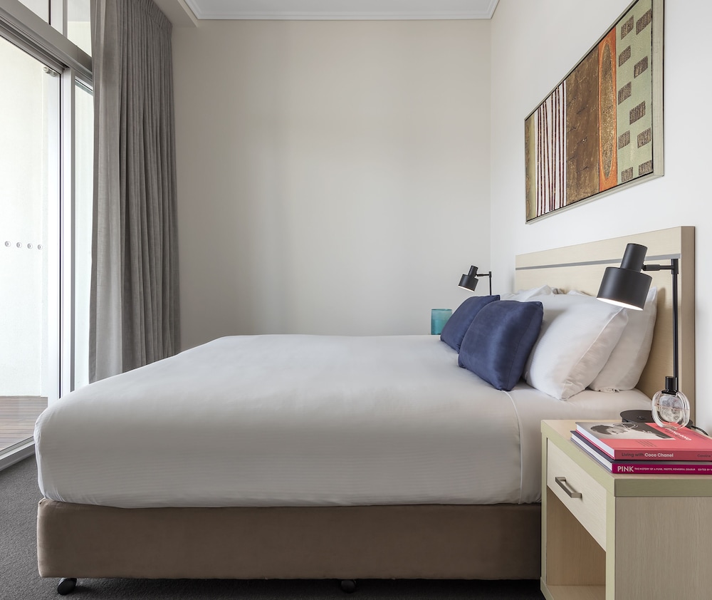 Oaks Brisbane Casino Tower Suites 17/50