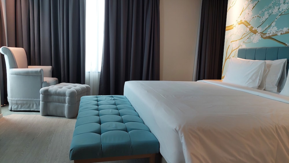 Eastern Hotel Bojonegoro 27/50